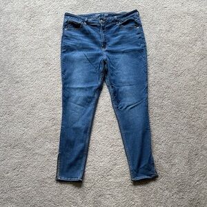 Old Navy Women's Skinny Jeans in Classic Blue